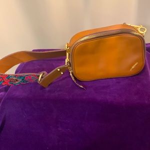 Brian Atwater, Crossbody bag EUC